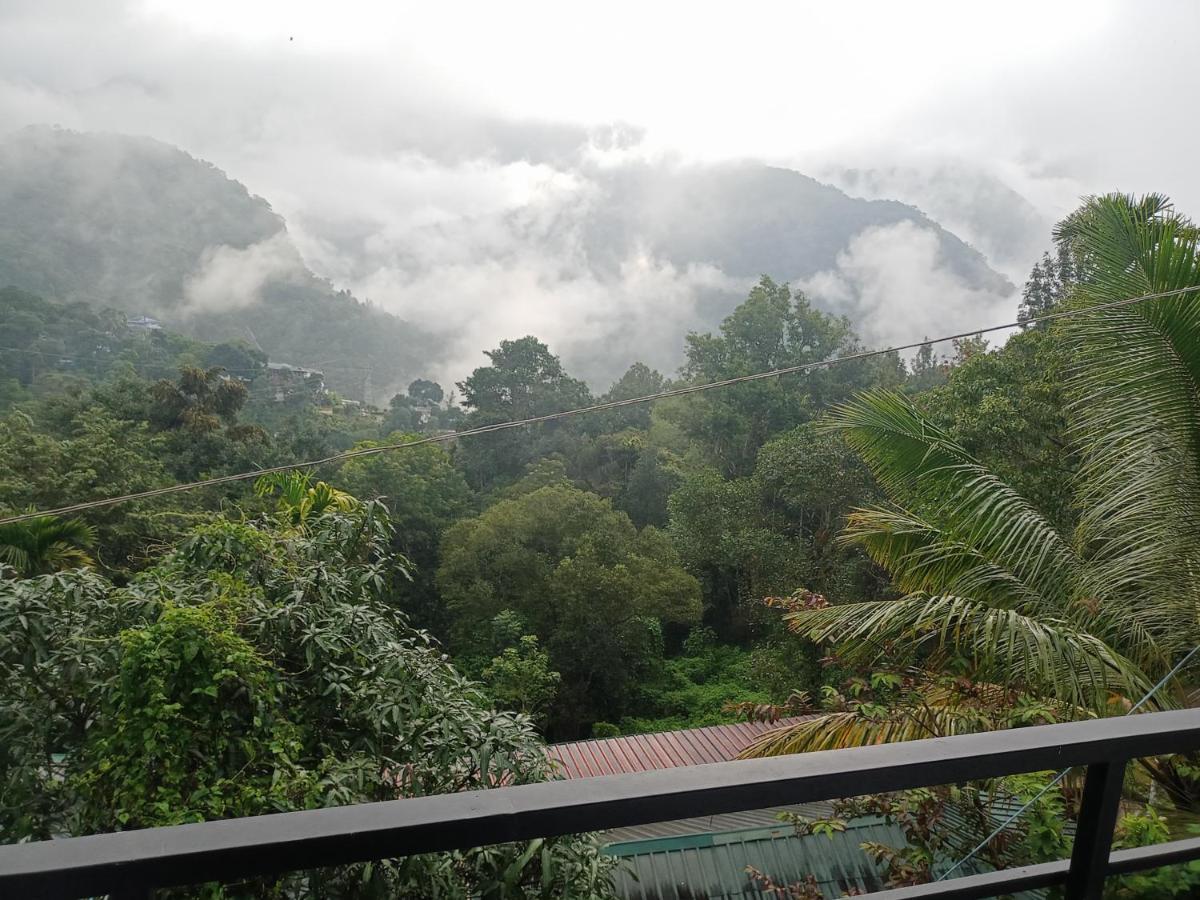 La Casa De Alexa Homestay Idukki Exterior foto